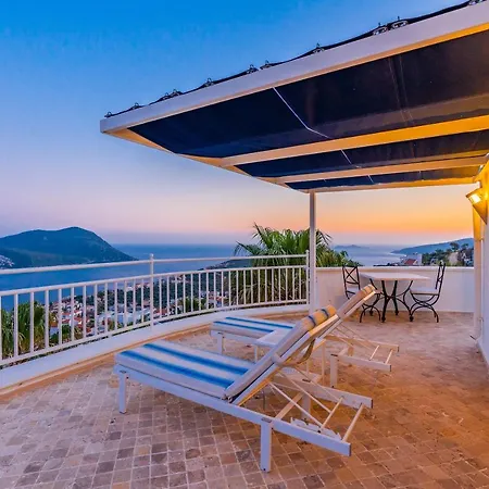 Duplex With Roof Terrace & Panoramic Sea View *